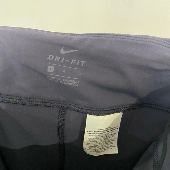 Nike Epic Lux Flash Reflective Performance Legging - Picture 13 of 13